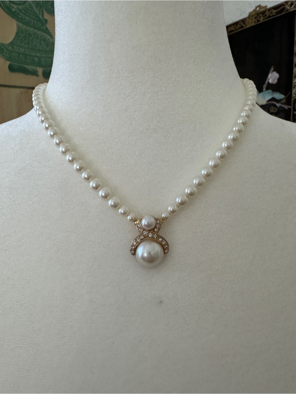 Vintage Marvella Faux Pearl Rhinestone Pendant Necklace Gold Tone Signed